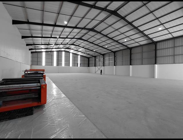 1,050M² WAREHOUSE TO LET IN CLAYVILLE